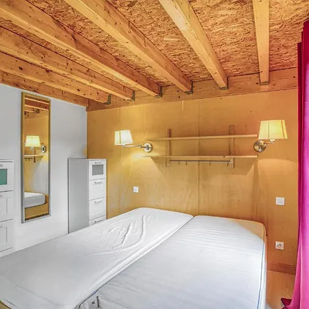 Сasa de vacaciones 2 Bedroom Nice In Bourgnounac